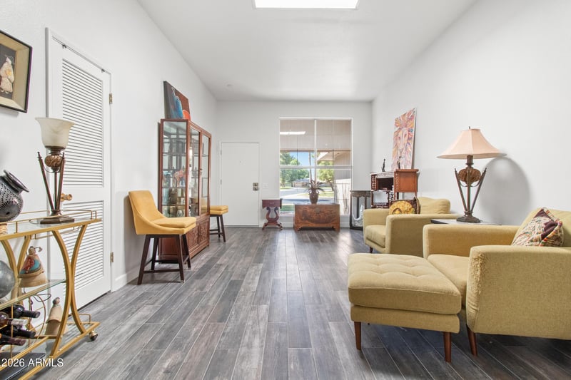 9801 Pleasant Valley Rd, Sun City, AZ 85351