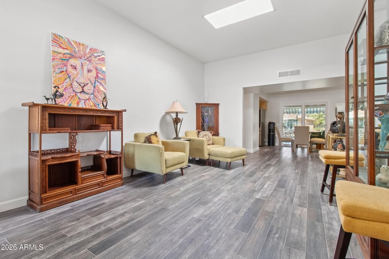 9801 Pleasant Valley Rd, Sun City, AZ 85351