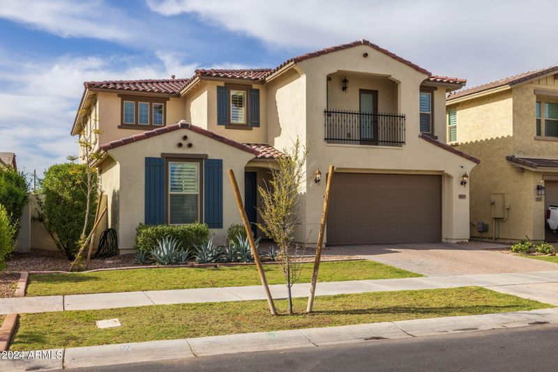 9803 E Radioactive Dr, Mesa, AZ 85212