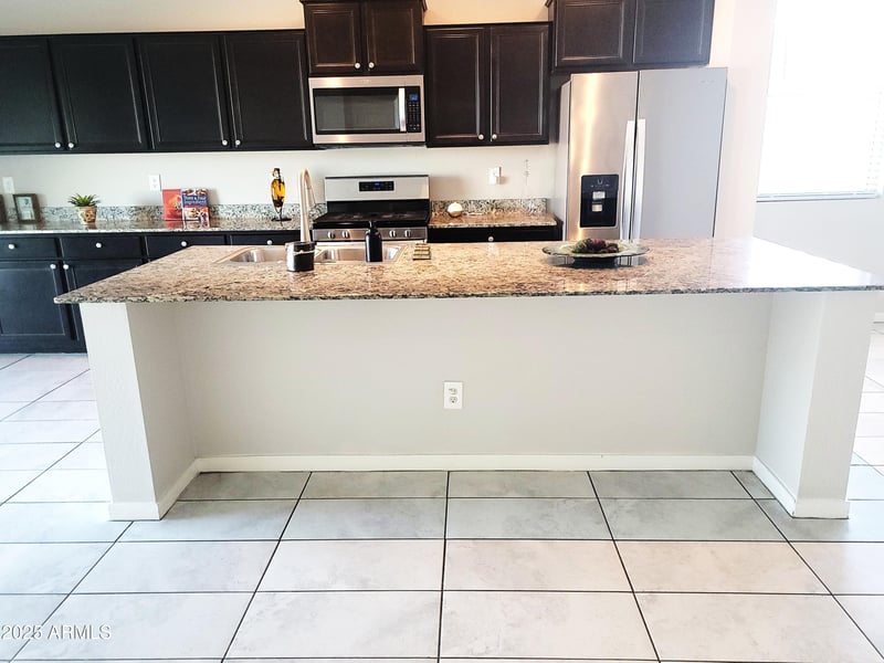 9804 Atlantis Way, Tolleson, AZ 85353