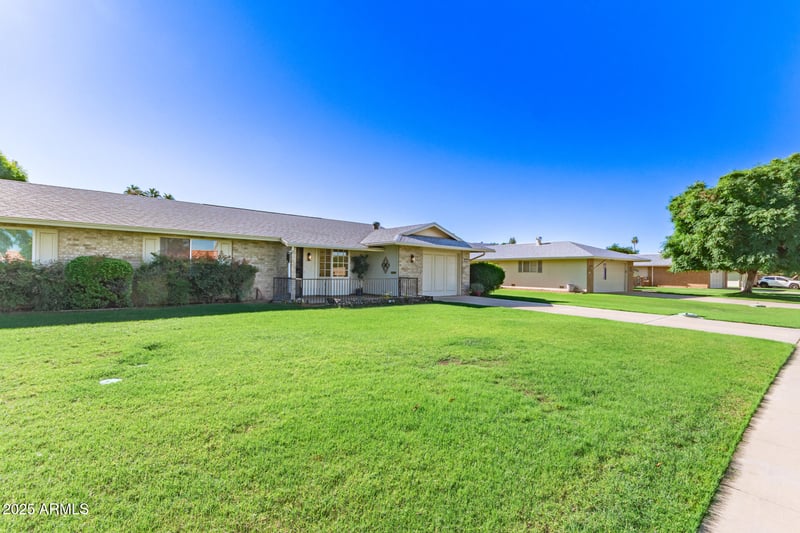9805 Burns Dr, Sun City, AZ 85351
