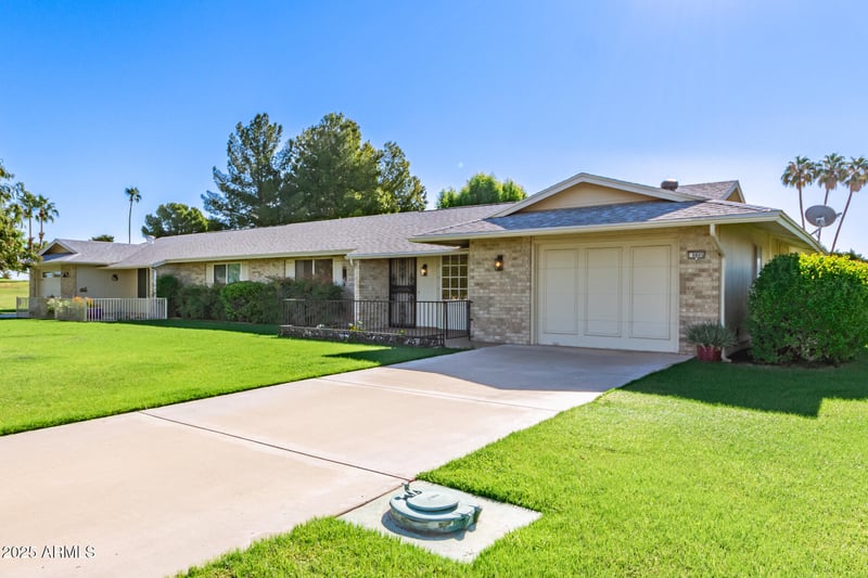 9805 Burns Dr, Sun City, AZ 85351