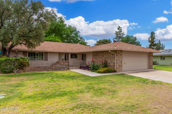 9805 Gulf Hills Dr, Sun City, AZ 85351