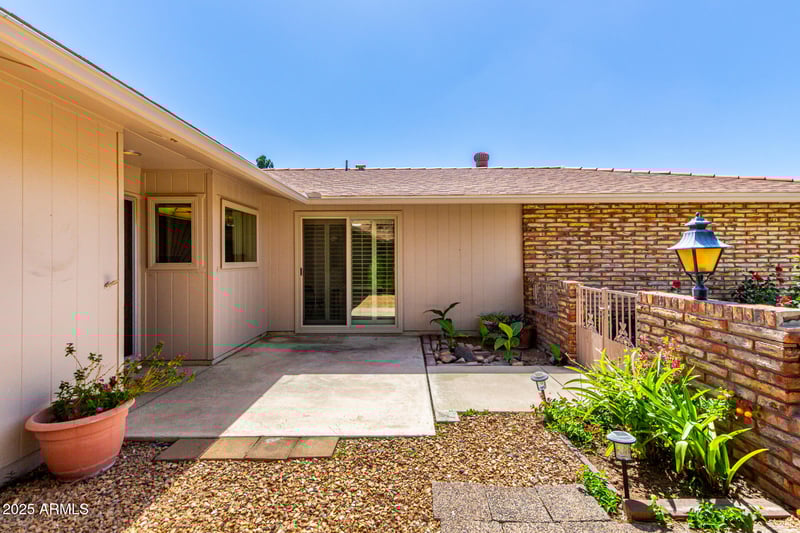 9805 Gulf Hills Dr, Sun City, AZ 85351