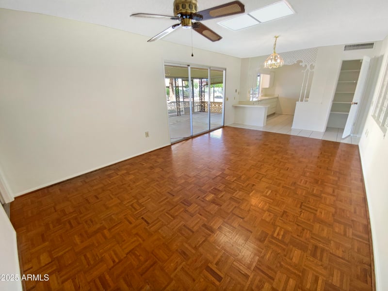 9806 Hutton Dr, Sun City, AZ 85351