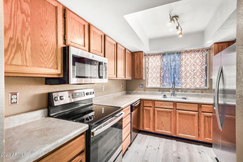 9806 N 6th St, Phoenix, AZ 85020