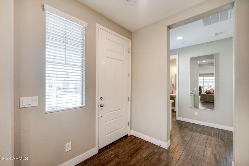 9809 E Axle Ave, Mesa, AZ 85212