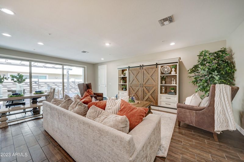 9809 E Axle Ave, Mesa, AZ 85212