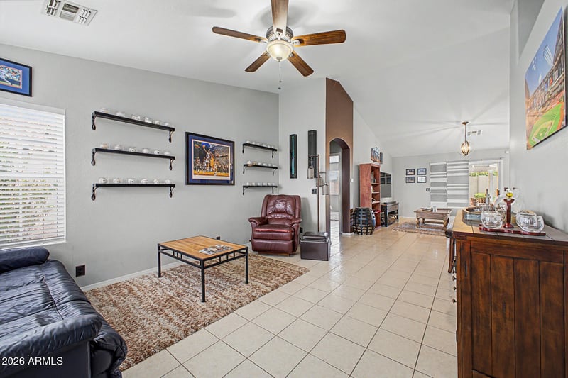 981 S Canal Dr, Gilbert, AZ 85296