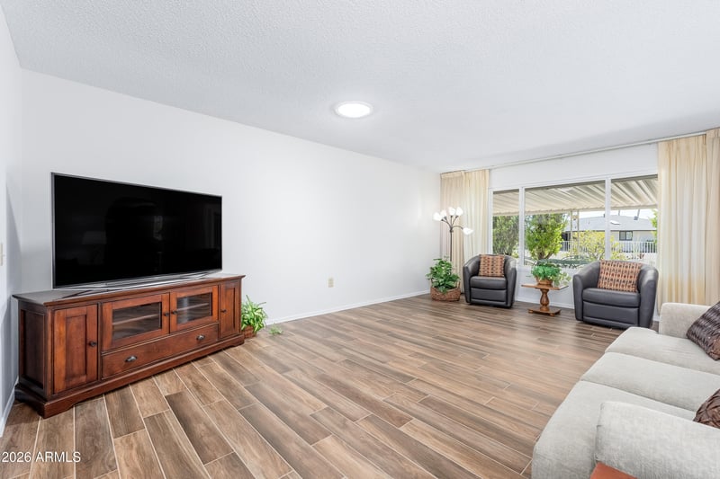 9811 W Redwood Dr, Sun City, AZ 85351