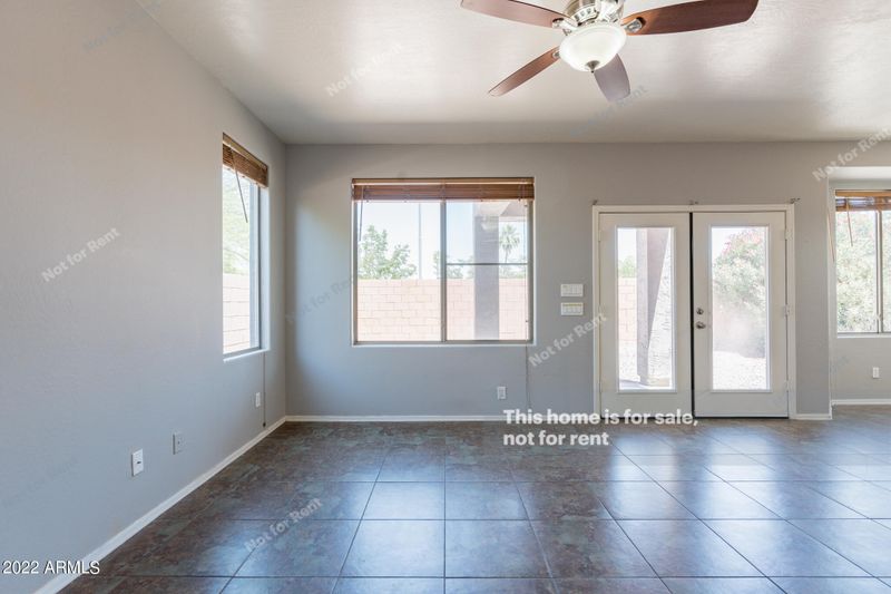 9812 E Escondido Ave, Mesa, AZ 85208