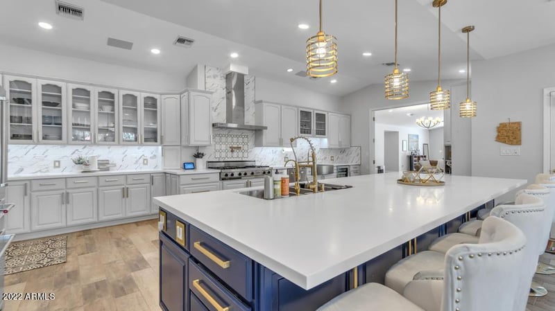 9812 N 36th St, Phoenix, AZ 85028