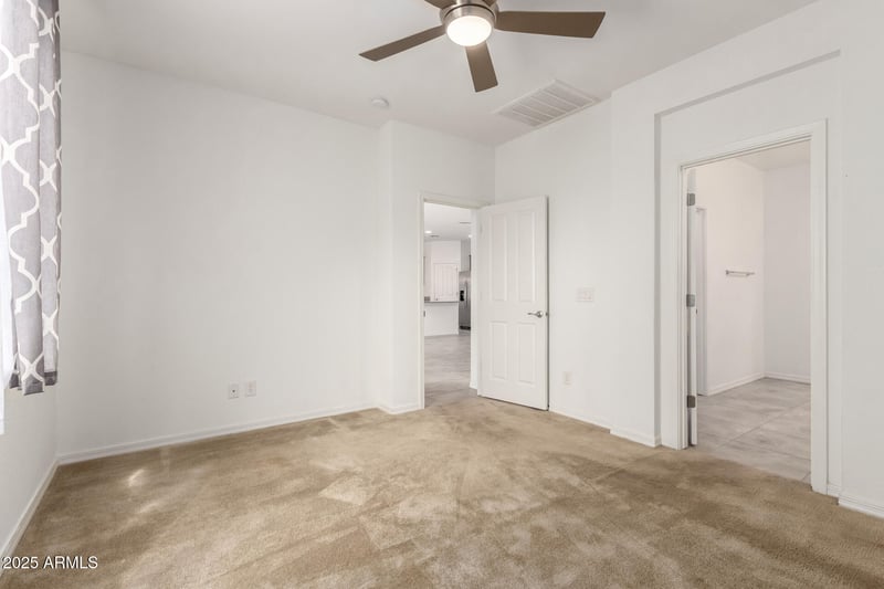 9813 Solstice Ave, Mesa, AZ 85212