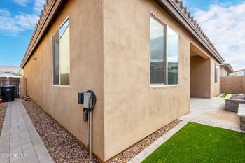 9813 Solstice Ave, Mesa, AZ 85212
