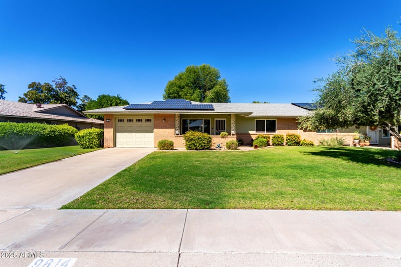 9814 Gulf Hills Dr, Sun City, AZ 85351
