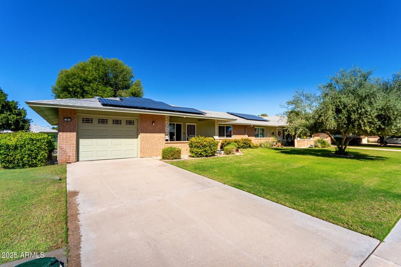 9814 Gulf Hills Dr, Sun City, AZ 85351