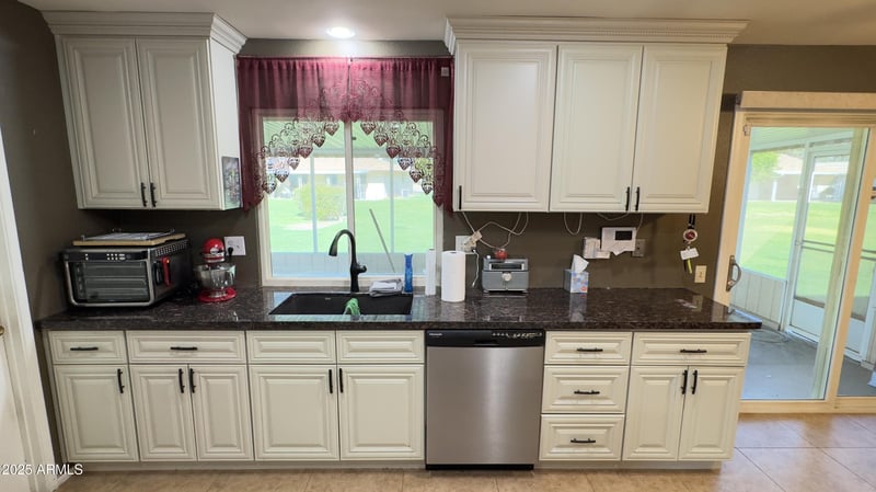 9814 Shasta Dr, Sun City, AZ 85351