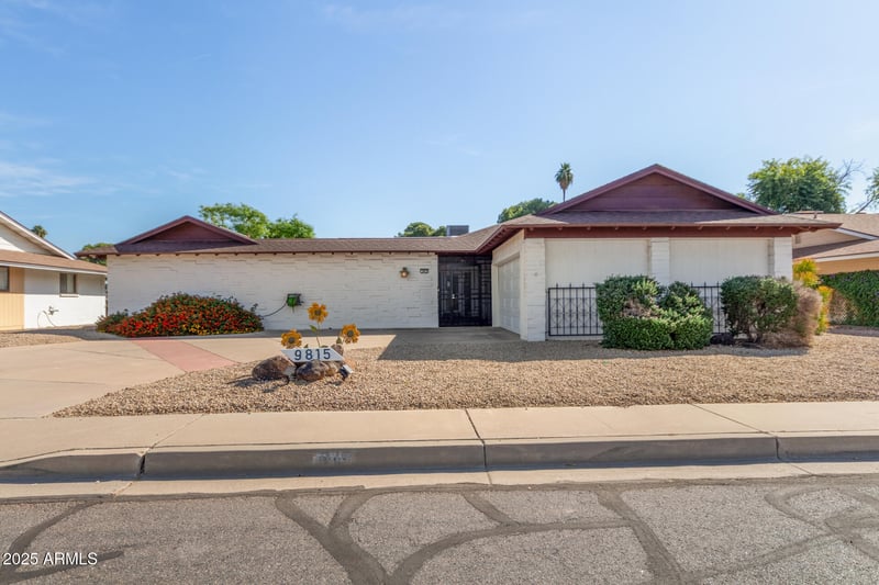 9815 103rd Ave, Sun City, AZ 85351