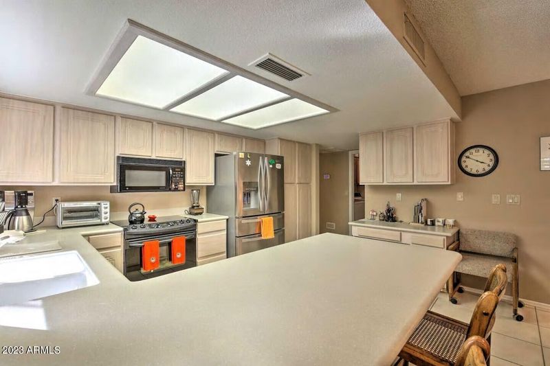 9815 W Wescott Dr, Peoria, AZ 85382