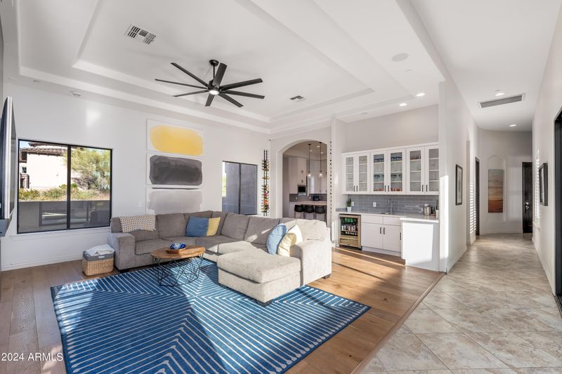 9816 E Winter Sun Dr, Scottsdale, AZ 85262
