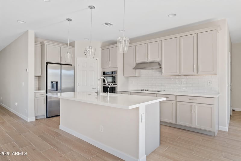 9817 Satellite Dr, Mesa, AZ 85212