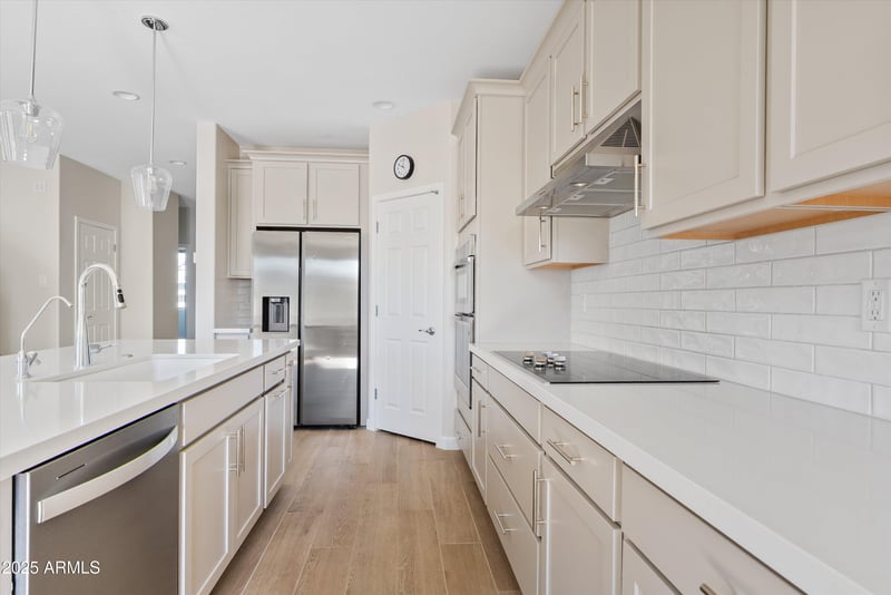 9817 Satellite Dr, Mesa, AZ 85212