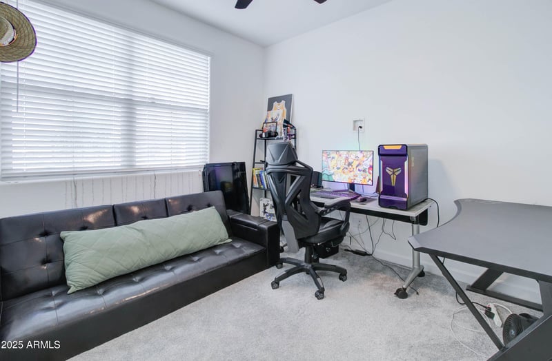 9817 Sunspot Dr, Mesa, AZ 85212