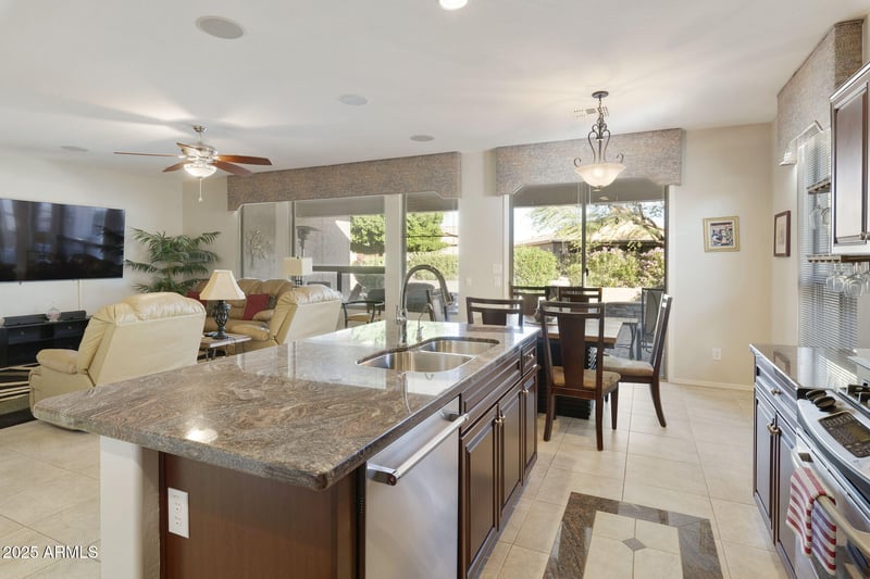 9818 Coopers Hawk Dr, Sun Lakes, AZ 85248