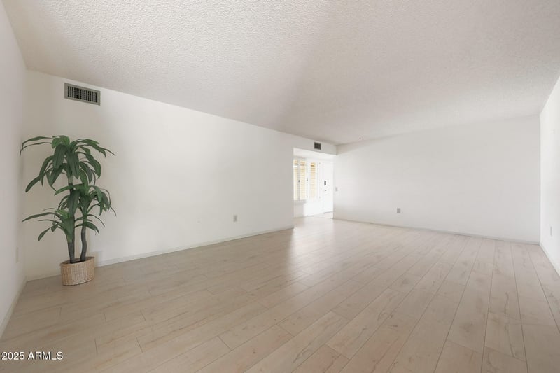 9818 Emberwood Dr, Sun City, AZ 85351