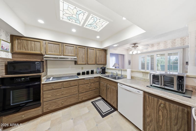 9819 Lindgren Ave, Sun City, AZ 85373