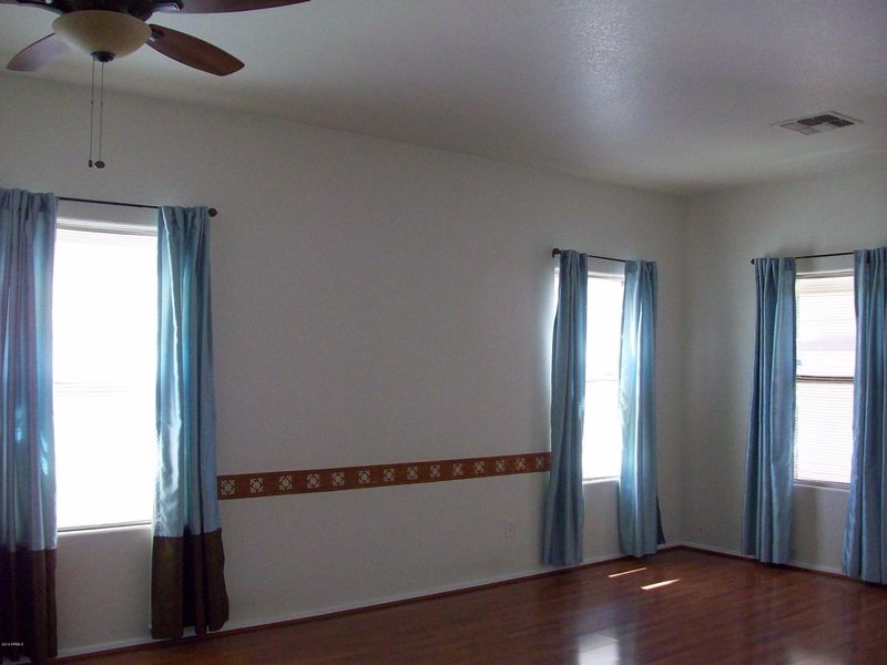 982 E Doris St, Avondale, AZ 85323