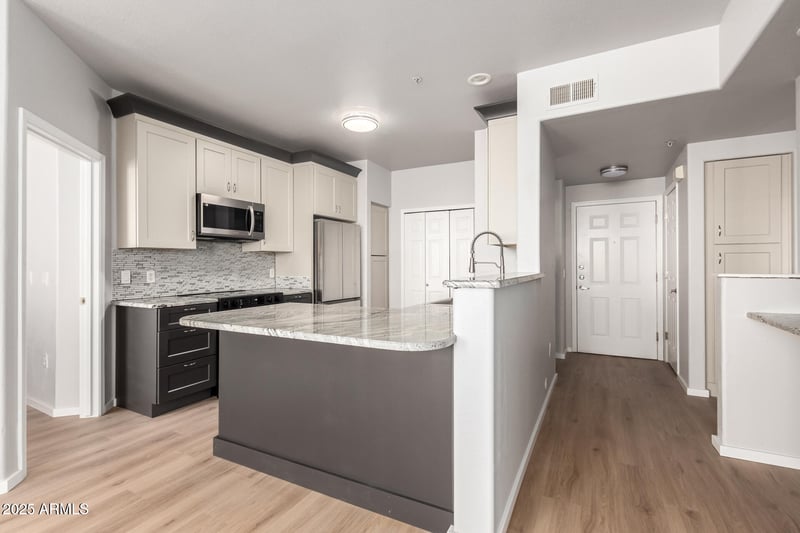 9820 Central Ave #130, Phoenix, AZ 85020
