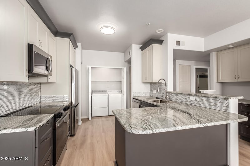 9820 Central Ave #130, Phoenix, AZ 85020