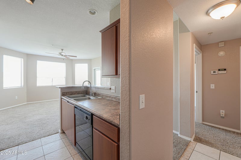 9820 Central Ave #212, Phoenix, AZ 85020