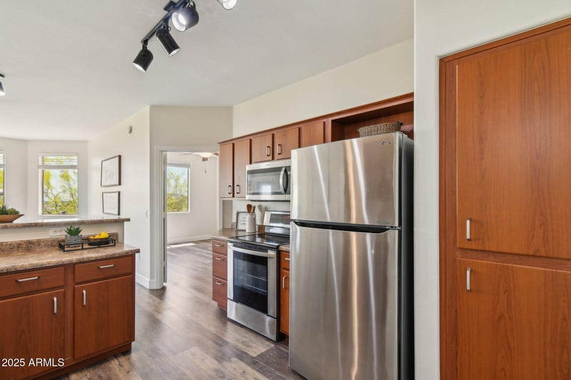 9820 Central Ave #234, Phoenix, AZ 85020