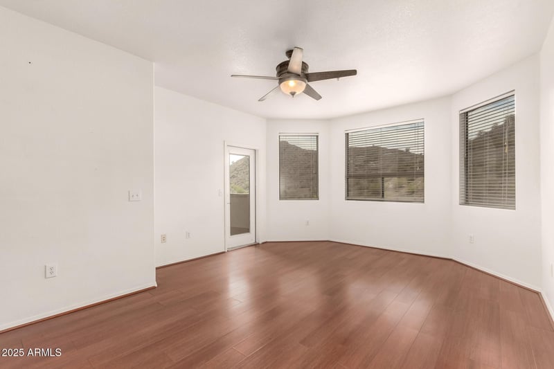 9820 Central Ave #307, Phoenix, AZ 85020