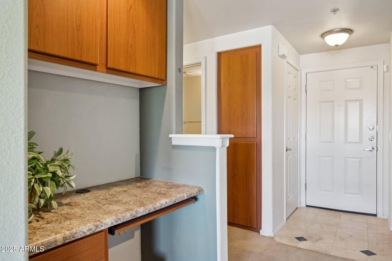 9820 Central Ave #317, Phoenix, AZ 85020