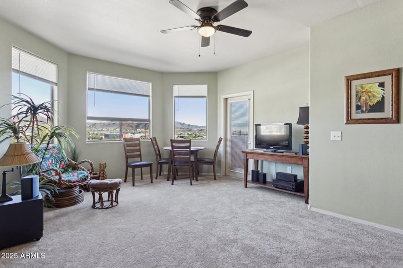 9820 Central Ave #317, Phoenix, AZ 85020