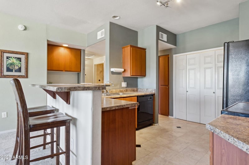 9820 Central Ave #317, Phoenix, AZ 85020