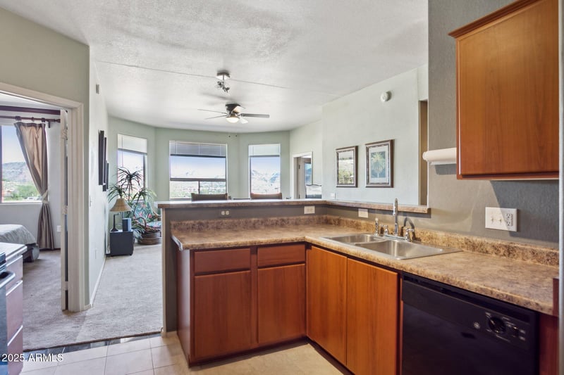 9820 Central Ave #317, Phoenix, AZ 85020