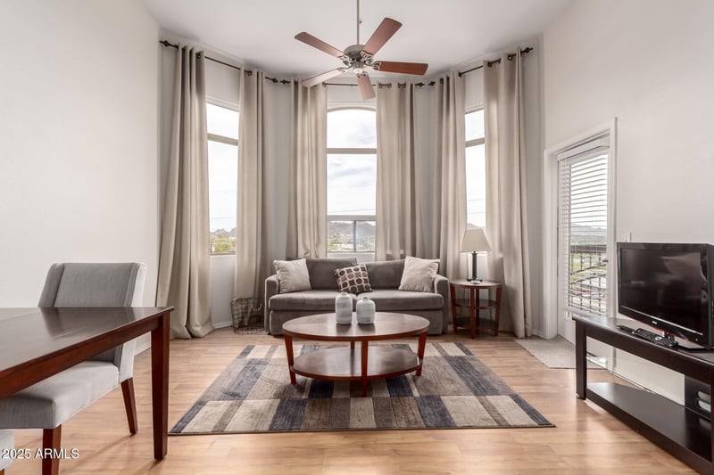 9820 Central Ave #321, Phoenix, AZ 85020