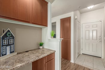 9820 Central Ave #324, Phoenix, AZ 85020