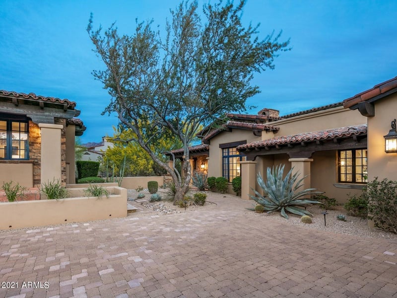 9820 E Thompson Peak Pw #622, Scottsdale, AZ 85255