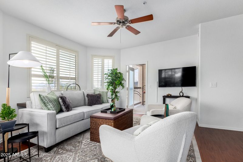 9820 N Central Ave #112, Phoenix, AZ 85020