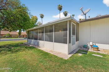 9821 Pleasant Valley Rd, Sun City, AZ 85351