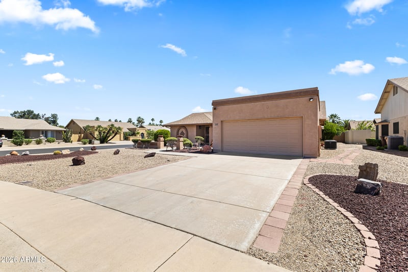 9821 W Oraibi Dr, Peoria, AZ 85382
