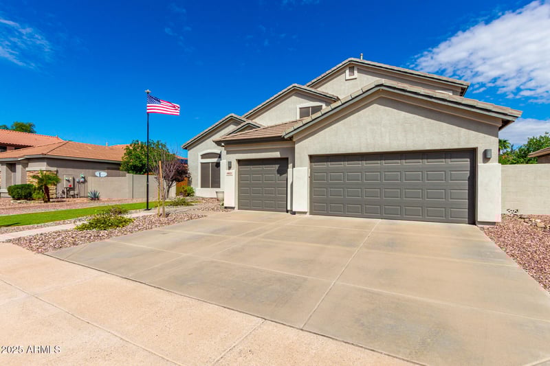 9822 Lompoc Ave, Mesa, AZ 85209