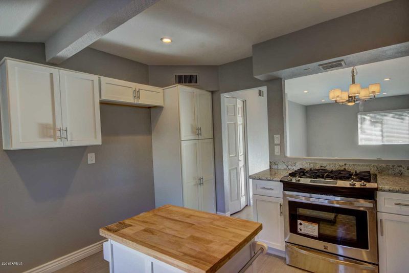 9822 N 2nd St, Phoenix, AZ 85020