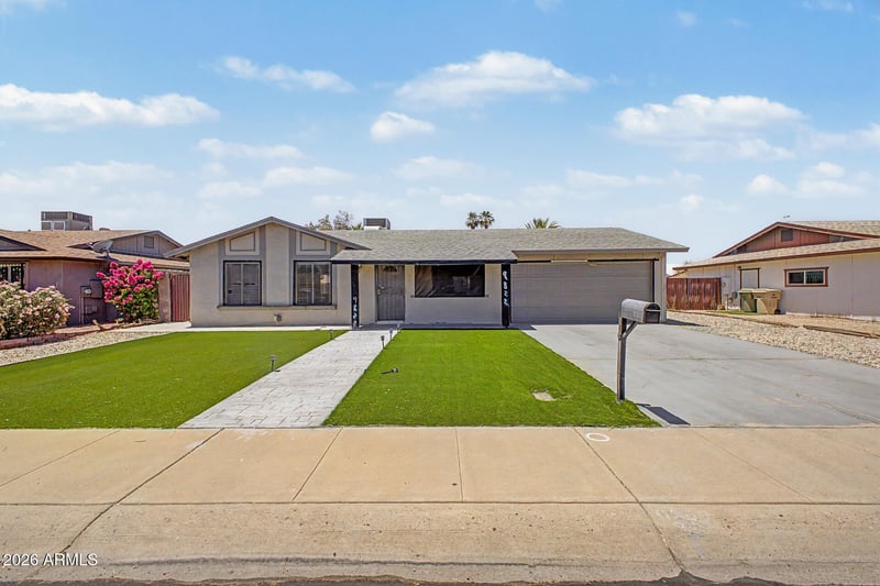 9822 47th Dr, Glendale, AZ 85302