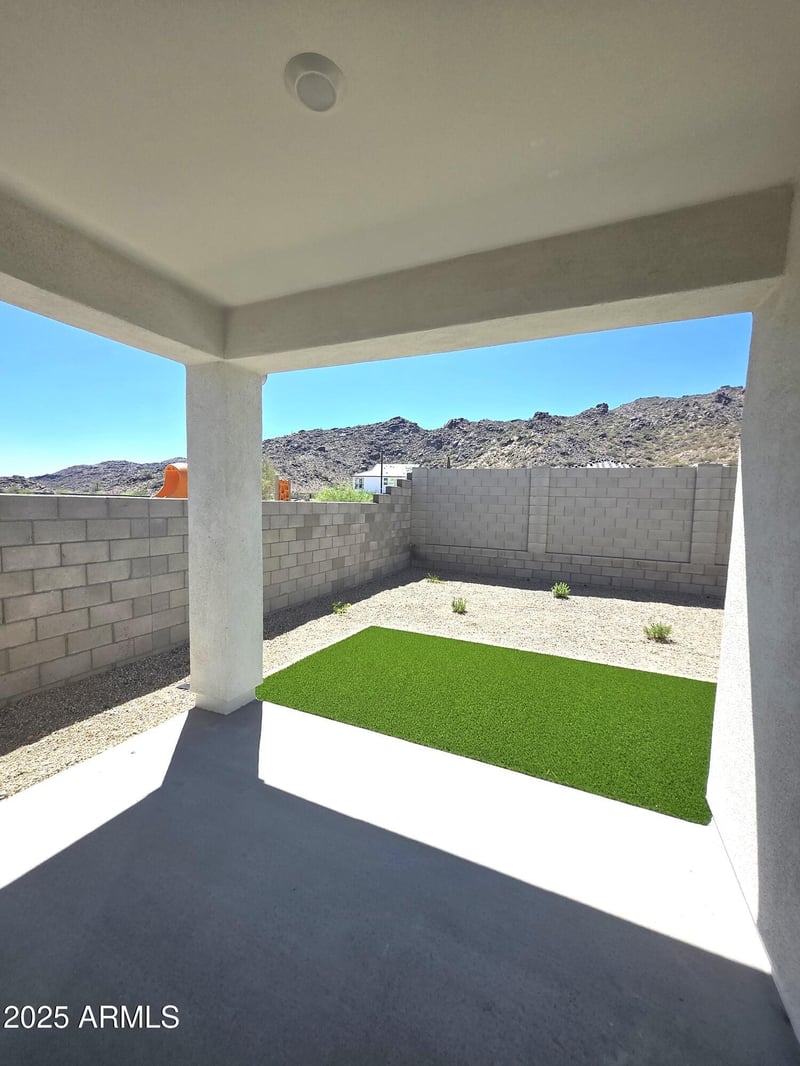 9823 11th St, Phoenix, AZ 85042